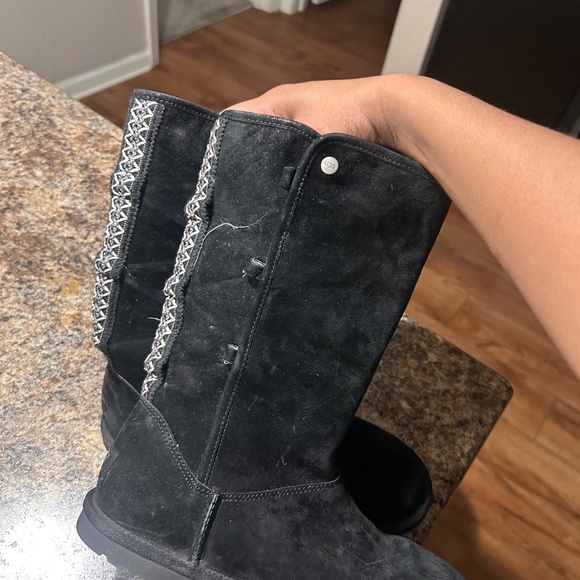 Uggs - Picture 2 of 2